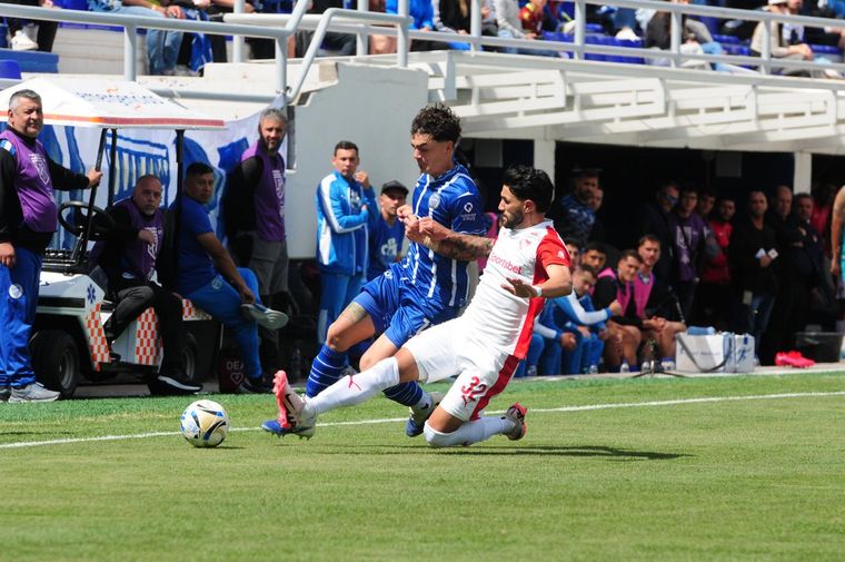 Godoy Cruz e Independiente no se sacaron ventajas y estiraron su racha negativa sin truunfos. Godoy Cruz e Independiente no se sacaron ventajas y estiraron su racha negativa sin truunfos.
