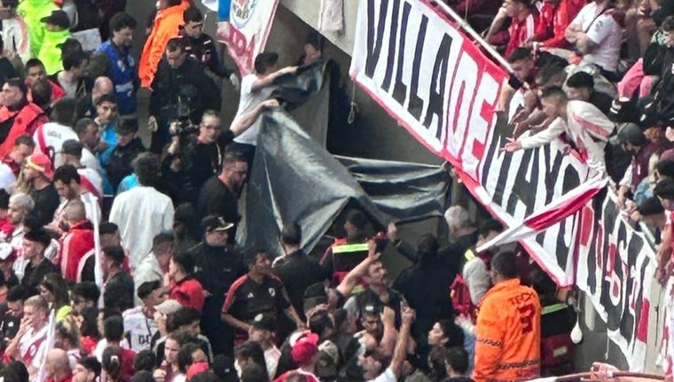 El lugar donde quedó el cuerpo del hincha. Foto: Redes Sociales