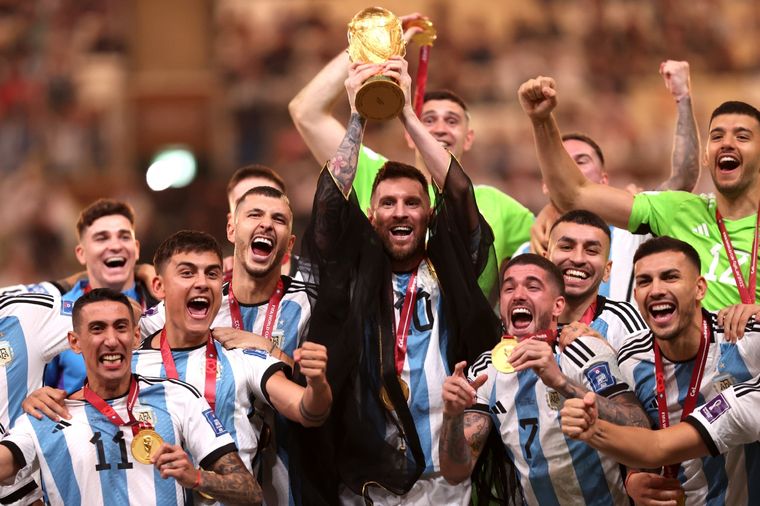 La Selección argentina levantó la Copa del Mundo en Qatar. Foto: FIFA