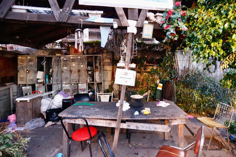 En Villa del Parque, trabajadores informales usurpaban el predio ferroviario que llegó a recibir el nombre de “La Lechería En Villa del Parque, trabajadores informales usurpaban el predio ferroviario que llegó a recibir el nombre de “La Lechería