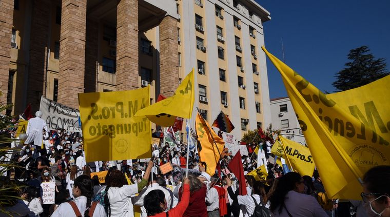 Protesta de Salud en Casa de Gobierno Foto: ALF PONCE MERCADO / MDZ