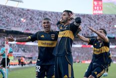 Leandro Paredes ya convirtió el 1-0 de Boca mediante un tiro penal y lo festejó con un homenaje al presidente del Xeneize, Juan Román Riquelme.&nbsp;