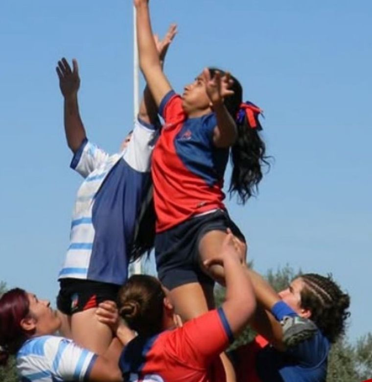 En el camino al título, las mendocinas vencieron a Córdoba Athletic (30-0), Marabunta de Río Negro (22-0) y Taborín de Córdoba (14-12) En el camino al título, las mendocinas vencieron a Córdoba Athletic (30-0), Marabunta de Río Negro (22-0) y Taborín de Córdoba (14-12)