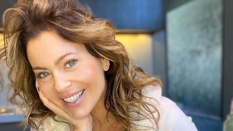 Karina Mazzocco nos da cátedra sobre cómo lucir prendas con brillos y metalizadas. Foto: Instagram