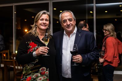 MDZol | Patricia Ortiz, presidente de Bodegas de Argentina, junto al bodeguero y winemaker Walter Bressia.