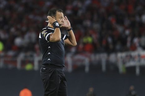 El historial del árbitro suma tensión en la previa del Superclásico. El historial del árbitro suma tensión en la previa del Superclásico.