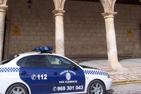 Móvil de la Policía de San Clemente