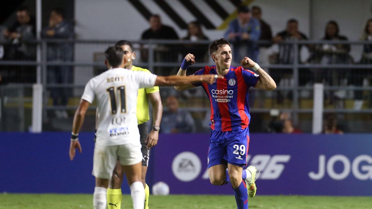 Tras estar dos goles abajo, San Lorenzo empató 2-2 ante el Santos y depende de sí mismo para clasificar