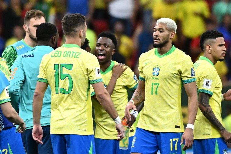 Un histórico futbolista de Brasil apoyó a Raphinha. Foto: EFE