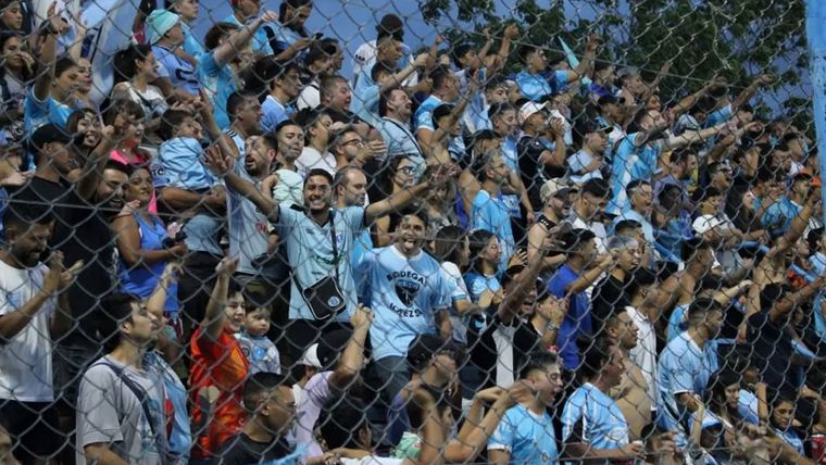 Los hinchas de Gutiérrez y una campaña histórica. 