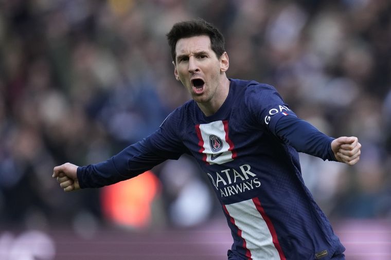 Lionel Messi El particular detalle viral de Messi instantes antes de su golazo a Lille. Foto: EFE