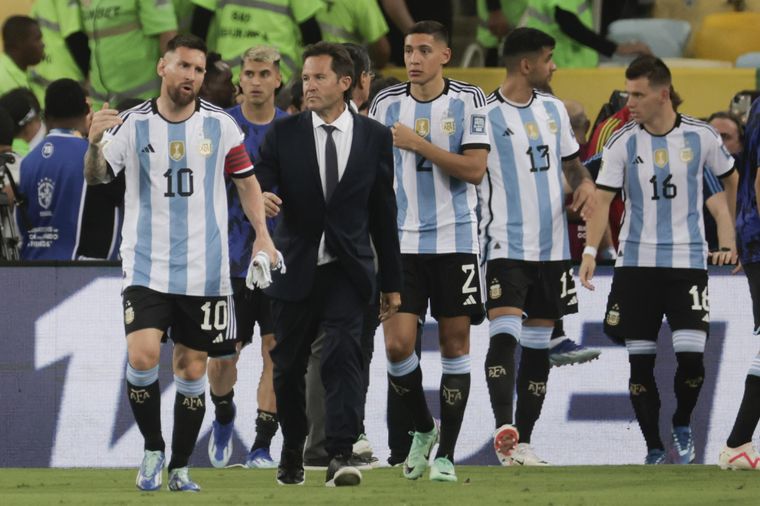 Messi, clarito: el contundente gesto del capitán de la Selección argentina cuando vio la represión a sus hinchas Foto: EFE