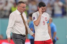 Lewandowski lamentó la derrota ante Argentina, pero también se mostró alegre por la clasificación. Foto: EFE Lewandowski lamentó la derrota ante Argentina, pero también se mostró alegre por la clasificación. Foto: EFE