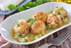 Unas sabrosas albóndigas de sepia y gambas, ¡mira lo que son!