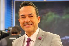Desde que regresaron, Carlos Calderón no pierde la oportunidad de demostrar su amor a Vanessa Lyon.