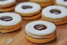 una delicia: como hacer estas galletas con corazon de mermelada ¡en 5 pasos!