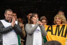 Dirigentes del SUTE con Ampros.