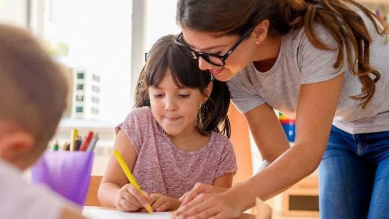 La formación en resiliencia, parte esencial del carácter, dota a los estudiantes de la fortaleza interior para superar obstáculos. La formación en resiliencia, parte esencial del carácter, dota a los estudiantes de la fortaleza interior para superar obstáculos.