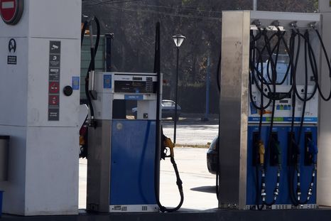 Este domingo aumentaron los precios de los combustibles. Este domingo aumentaron los precios de los combustibles.