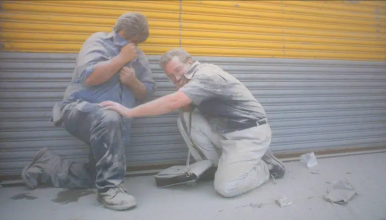 En medio de los atentados y los días posteriores fue inevitable aspirar el humo que dejó el derrumbe de las Torres Gemelas Foto: GETTY IMAGES