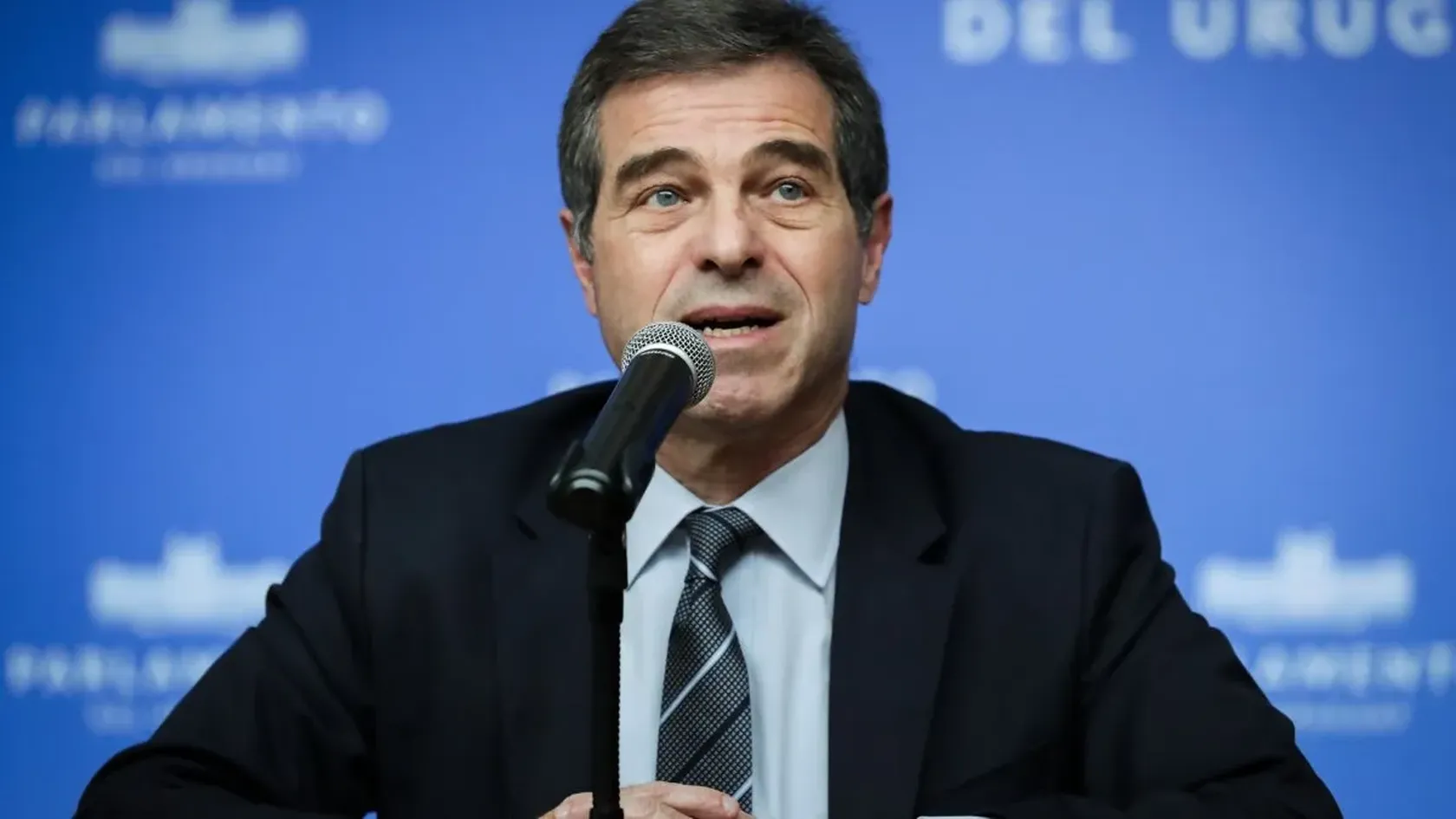 Luis Caputo sumó a un economista uruguayo a su equipo