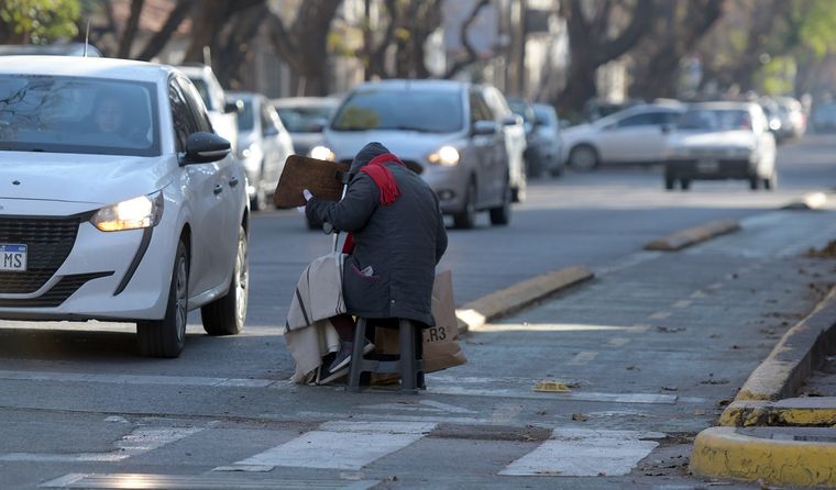 La pobreza se mantiene a la baja en medio de la fragilidad económica.