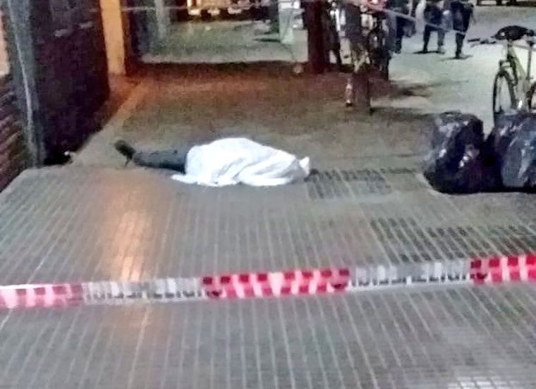 Femicida El agresor atacó a la joven y luego se mató. Foto: @MarianaR31