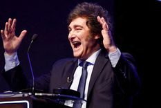 Según un estudio, Javier Milei quedaría solo a un punto de ganar en primera vuelta y se impondría ante Patricia Bullrich y Sergio Massa en ambos balotajes. Foto: NA