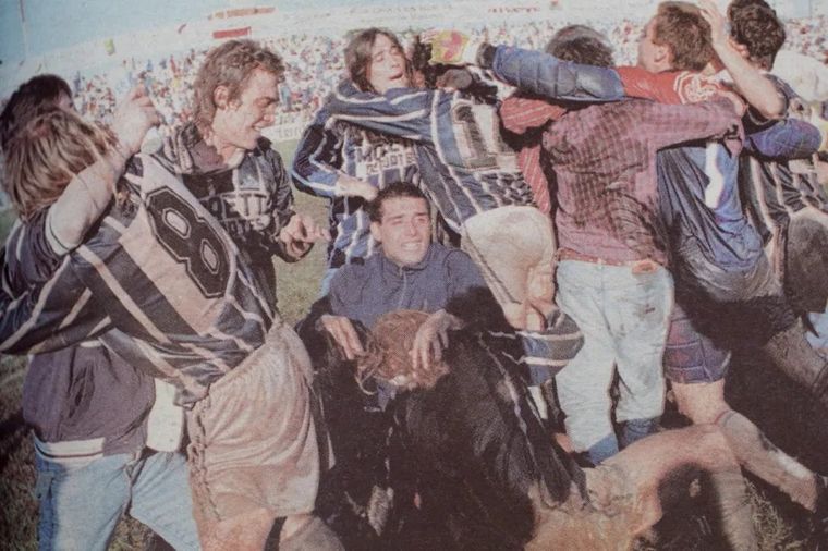 El plantel de Godoy Cruz que logró el ascenso en 1994 estará presente en su gran mayoría. El plantel de Godoy Cruz que logró el ascenso en 1994 estará presente en su gran mayoría.