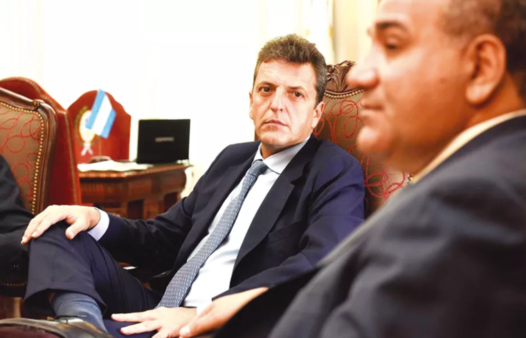 El ministro de Economía, Sergio Massa, deberá convencer a los gobernadores sobre la actualización del valor de las propiedades. Allí puede aparecer terciando Juan Manzur, de buen diálogo con los jefes provinciales.