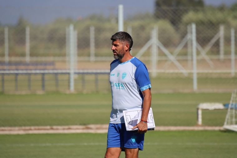 Pedernera sufre en las dos áreas. Foto: Prensa Godoy Cruz
