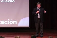 un exfuncionario del pro y el dilema de hacer patria y pagar deudas