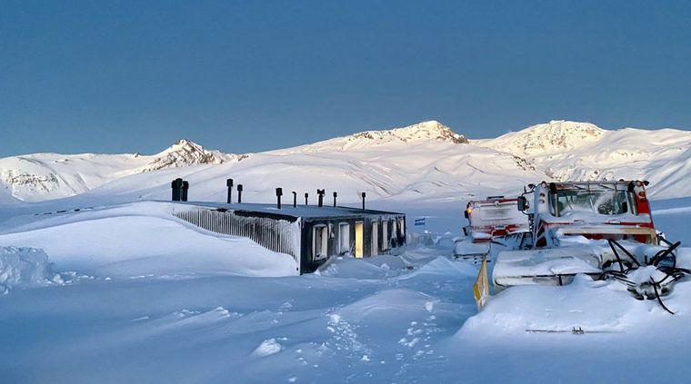 Las nevadas de agosto permiten proyectar una extensa temporada de esquí. El Azufre Foto: Gentileza