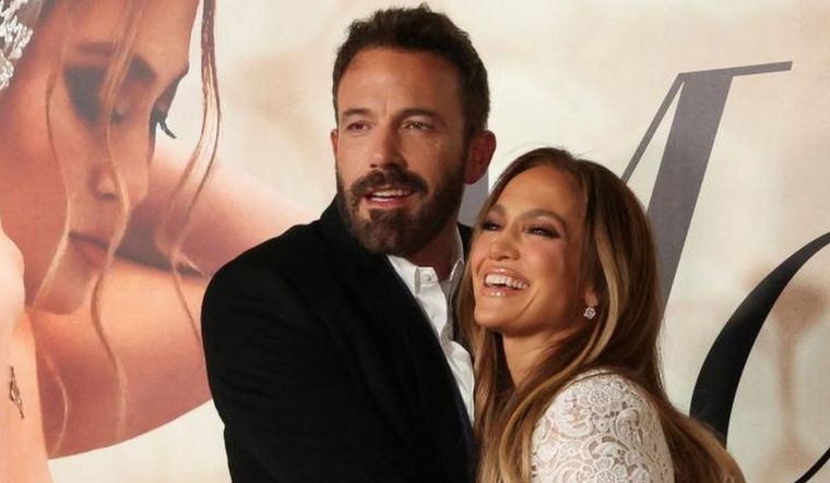 Foto: https://www.musicmundial.com/2022/10/26/jennifer-lopez-obliga-a-ben-affleck-a-firmar-una-clausula-hacerlo-4-veces-semanalmente/