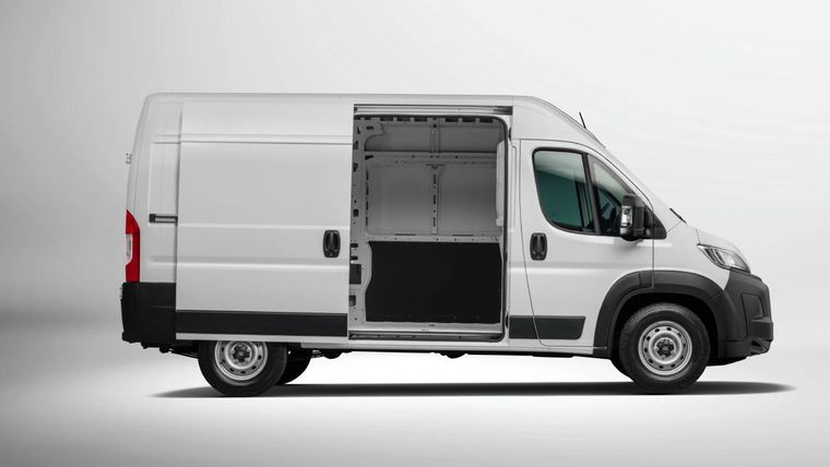 Además de un nuevo motor, este utilitario estrena cambios de diseño.