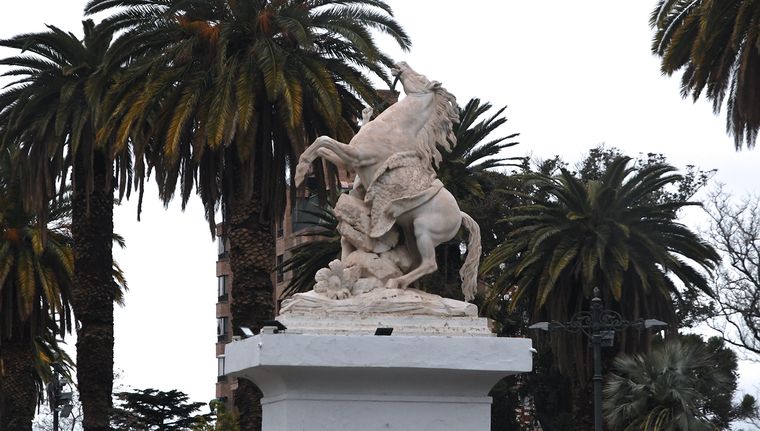 La replica de los Caballos de Marly de Paris, llamados La replica de los Caballos de Marly de Paris, llamados