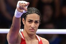 Imane Khelif ganó el oro en boxeo femenino en los Juegos Olímpicos de París 2024. Foto: EFE