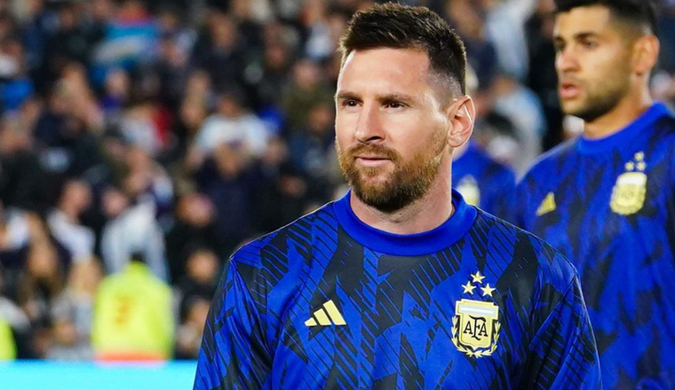 El mejor del mundo recibió un regalo antes de irse del estadio. Foto: @leomessi