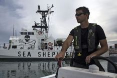 La embarcación Farely Mowat de la organización Sea Shepherd patrulla el santuario de la vaquita marina en el golfo de California, en el Mar de Cortés.