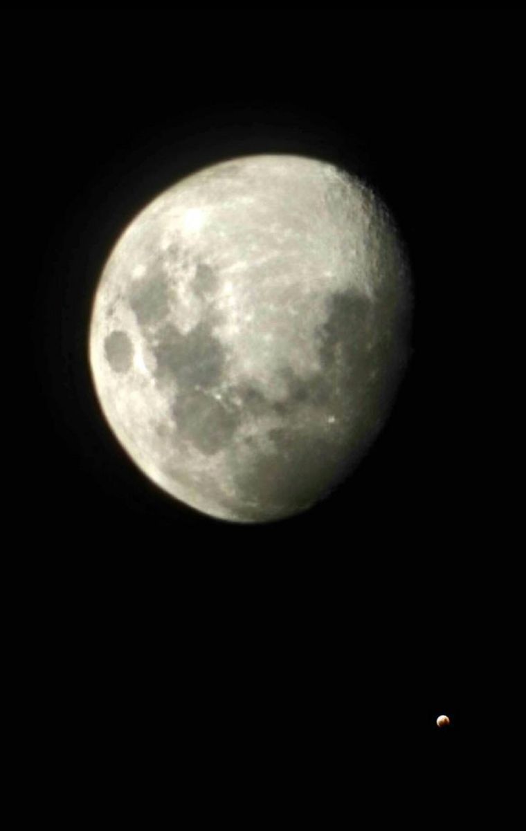 La Luna y Marte protagonizan un fenómeno astronómico visible a simple vista. Foto: Gentileza Jose Ibáñez