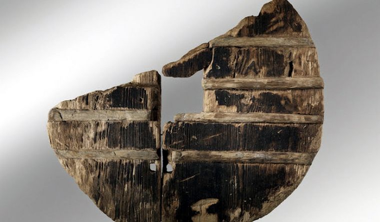 Un eje de la conocida como rueda de Ljubljansko barje que tiene un radio de 72 centímetros y 5 de espesor y fue elaborada en madera de fresno. Foto: Efe.