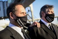 operacion moscu: el insolito tapabocas que genero burlas