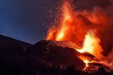 El volcán Cumbre Vieja está expulsando lava desde el 19 de septiembre. Foto: GETTY IMAGES
