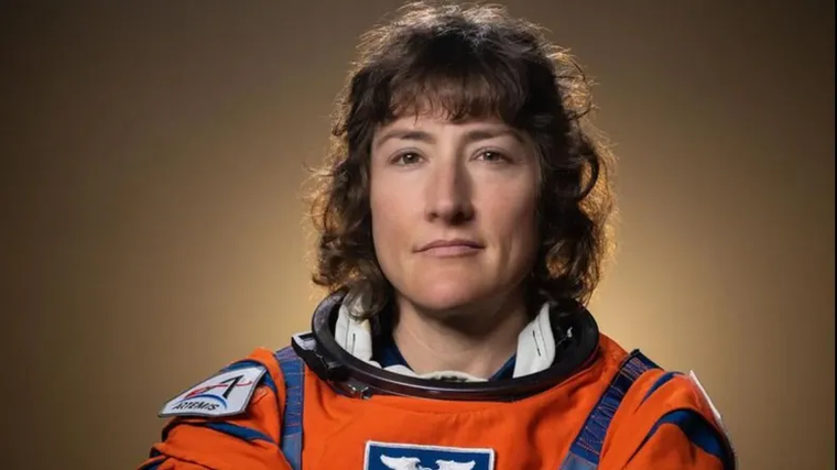 Christina Koch integra Artemis II como especialista de misión y construyó su perfil académico entre la ingeniería eléctrica y la física. Christina Koch integra Artemis II como especialista de misión y construyó su perfil académico entre la ingeniería eléctrica y la física.