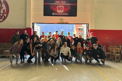 MDZol | Los miembros del Club Universitario Bahía Blanca iniciaron a recibir donaciones el domingo 9 de marzo Foto: Gentileza Josefina Calio / Club Universitario Bahía Blanca