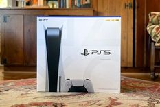 video imperdible: regalan a sus hijos una caja de playstation 5 ¡con libros!