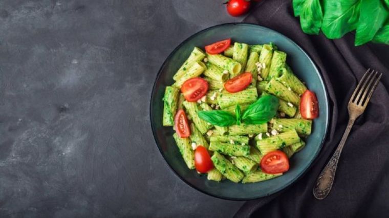 Deleita a tu familia con esta pasta con salsa de aguacate Foto: Shutterstock