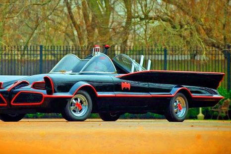 Batimóvil El auto de Batman es uno modelos más emblemáticos de la televisión y el cine.