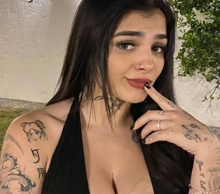 Karely Ruiz sacudió las redes con un provocativo look.