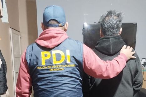 Dos detenidos en Maipú tras una serie de allanamientos Dos detenidos en Maipú tras una serie de allanamientos